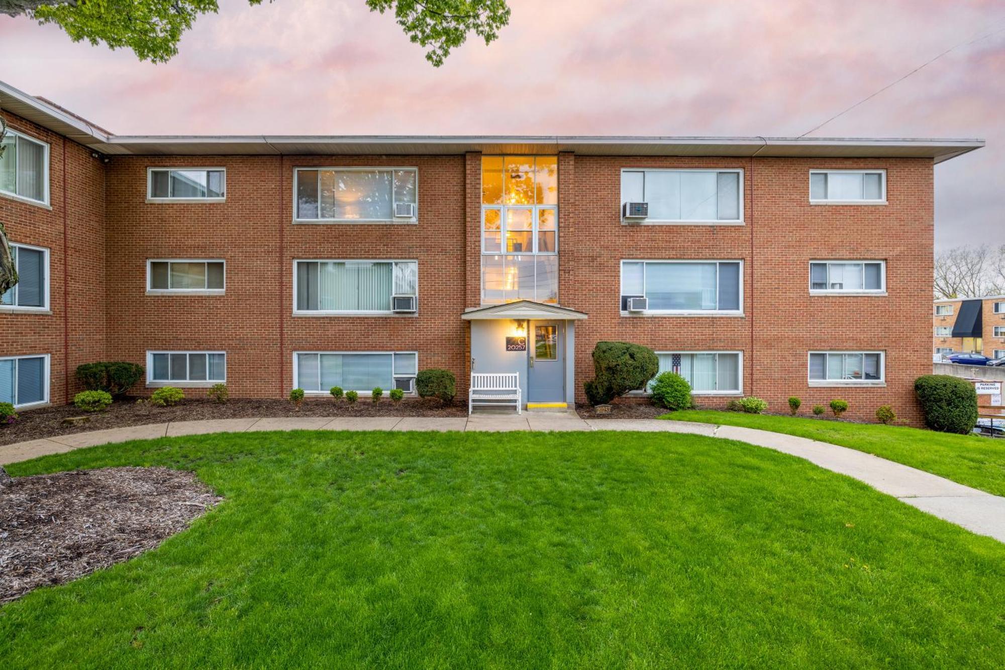 Fairview Park Georgetown Villas 3-2C Close To Cleveland Airport And Fairview Hospital Ideal For Long Stays! מראה חיצוני תמונה